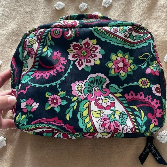 Vera Bradley Lunch Box - Picture 3 of 7